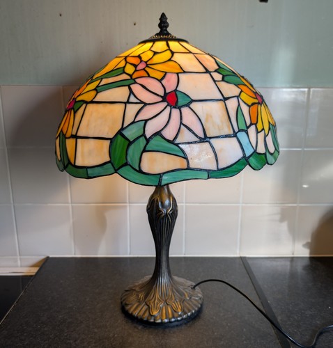 Tiffany style table - table, lamp