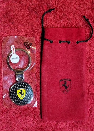 Ferrari keyring carbon fibre - ferrari,