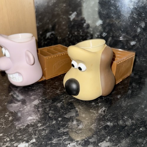 Wallace gromit aardman pair - gromit,