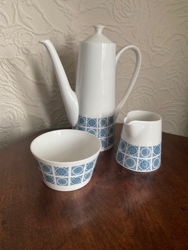 Vintage 1960s royal - royal, tuscan