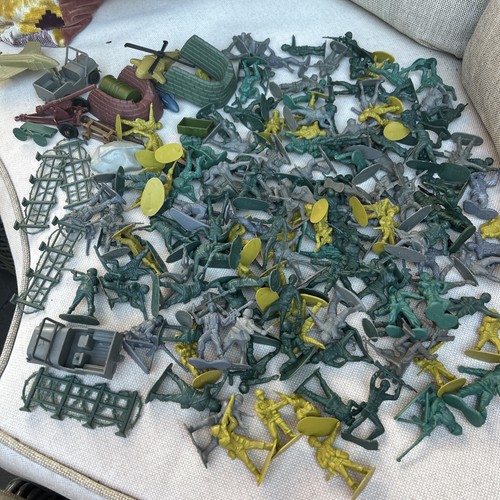 Old toy soldier bundle 32 - soldier,