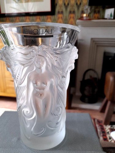 Lalique fantasia vase 18cm - lalique,