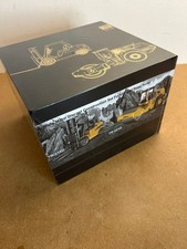 New & Sealed Top Race Die Cast