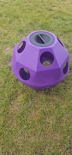 Hay ball feeder anti boredom - hay,