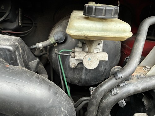 Brake master cylinder - 1.9,