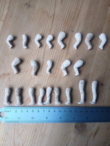Assorted dolls legs - dolls,