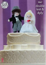 9067 BRIDE AND GROOM CAKE