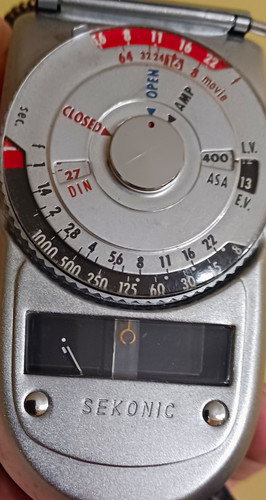 Sekonic analogue handheld - sekonic,
