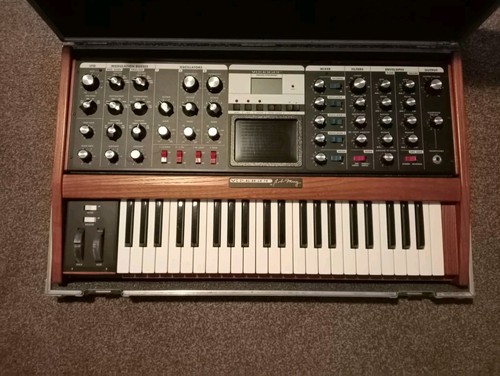 Moog voyager signature edition - moog,