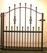 GATE, ARCHED GATE, GARDEN GATE, METAL GATE, WROUGHT IRON METAL GATE, 