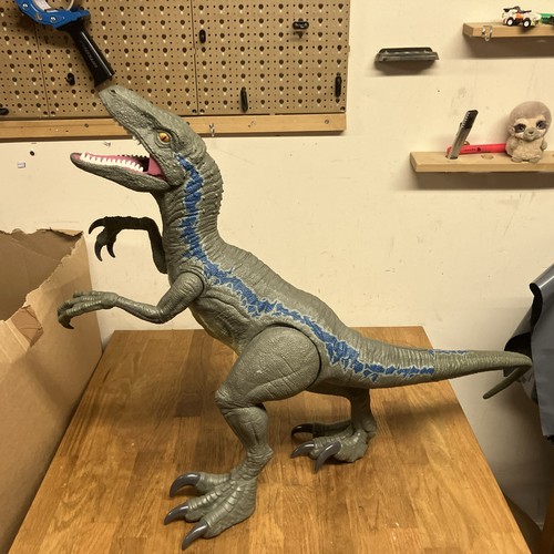 Jurassic world blue - jurassic,