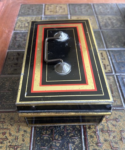 Vintage metal petty - metal,