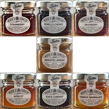 WILKIN & SONS TIPTREE 21 x 28g MIXED MINIATURE JAMS & BANOFFEE SPREAD 3 OF EACH