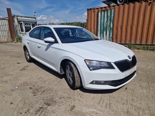 Skoda superb hatchback 6 - skoda,