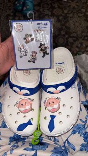 Simi crocs and jibbitz - dr.,