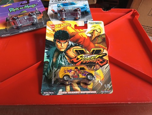 Hot wheels premium capcom ford - premium,