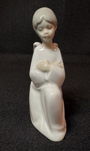 Vintage lladro nao - vintage, kneeling