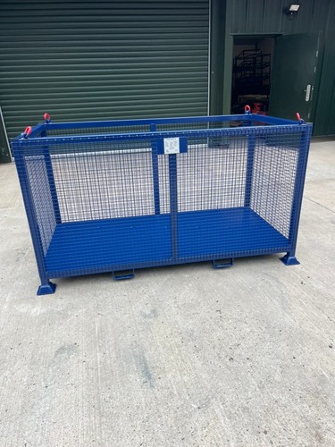 Stillage cage suitable for - stillage,