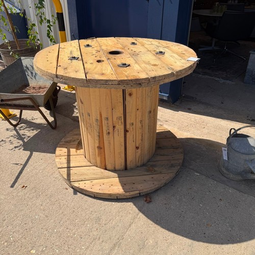 Large wooden cable - wooden, reel