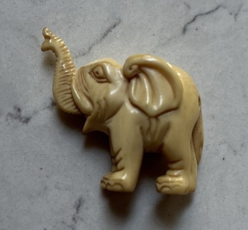 Elephant netsuke good details - good,