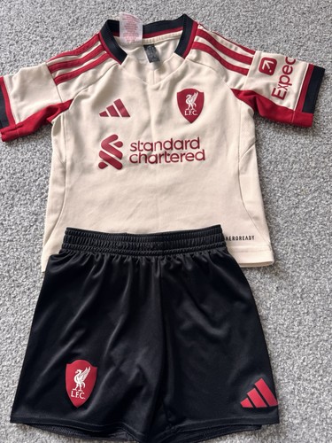 Liverpool kids football kit - liverpool,
