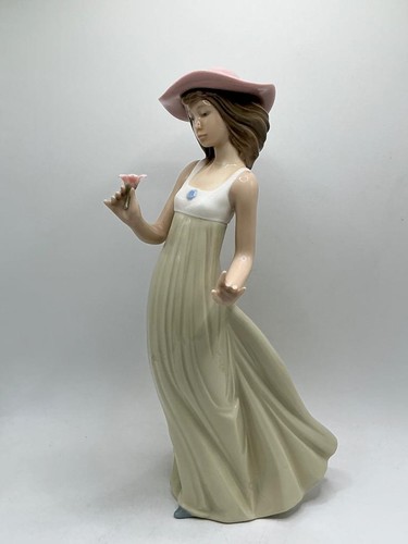 Nao lladro spain girl - by, +