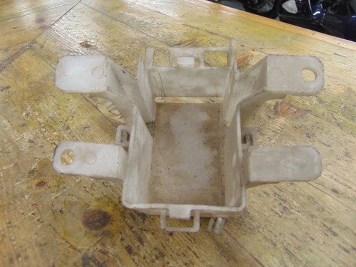 Suzuki rgv250 vj21 battery box - rgv250,