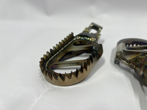 Gator foot pegs stainless - pegs,