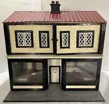 SWEET VINTAGE 1950s SMALL DOLL HOUSE SHOP WITH FLAT ABOVE