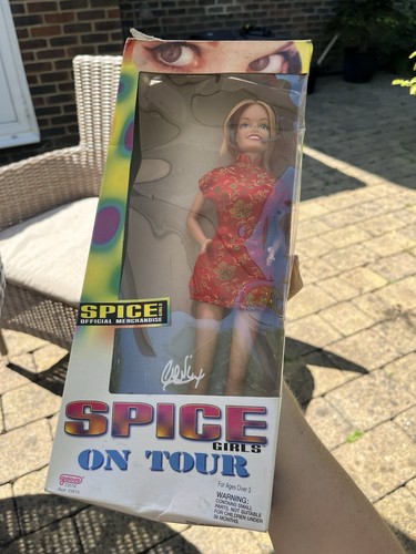 Ginger spice girls tour - girls,