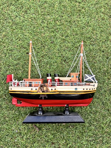 Waverley paddle steamer - paddle, wooden