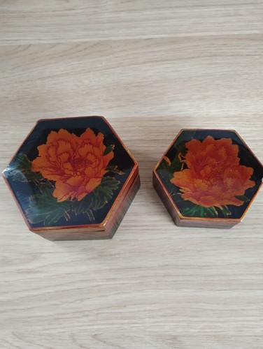 Lovely hand painted laquered - painted,