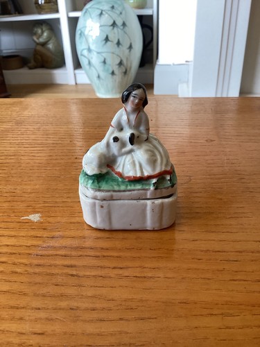 Staffordshire figure women - figure,