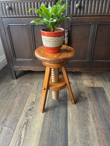 Adjustable wooden tripod stool - tripod,