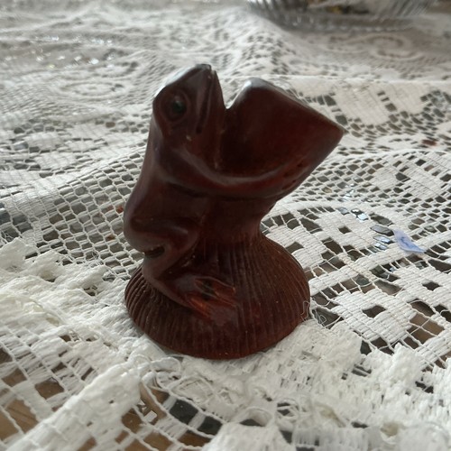 Carved wood netsuke frog - , on
