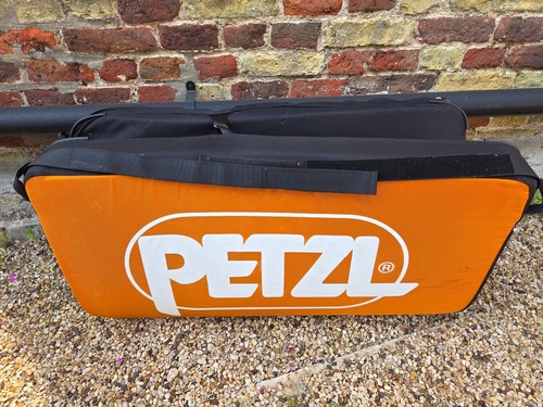 Bouldering mat with back - mat,