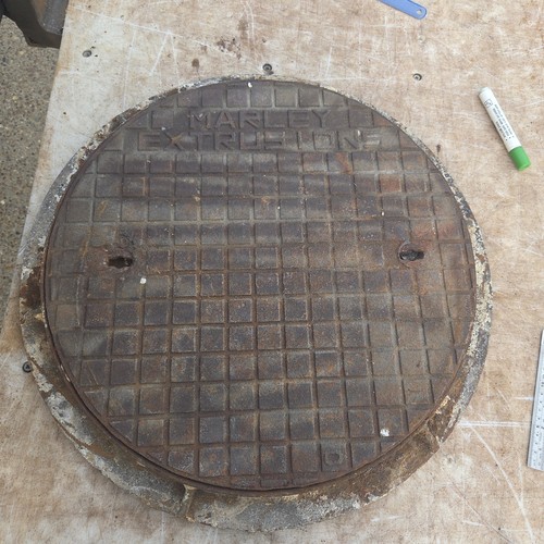 Round cast iron manhole cover - round,