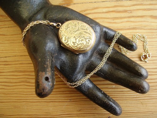 Antique 9ct gold - 9ct, back