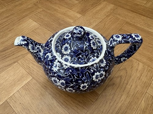 Burleigh blue calico small - calico,