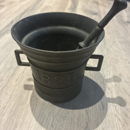 Bronze mortar and pestle - , dated