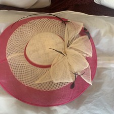 LADIES CAPELLI CONDICI CERISE AND CREAM WEDDING HATINATOR FASCINATOR £250