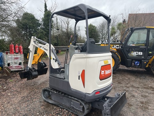 Bobcat e17 mini digger - bobcat,
