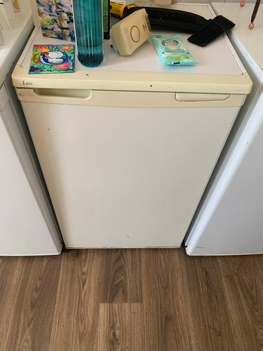 Undercounter fridge working - fridge,