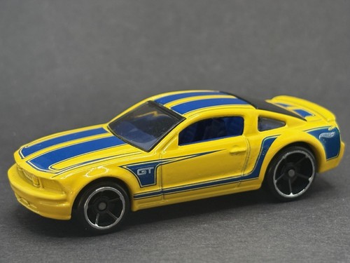 Hot wheels 2005 - hot, mustang