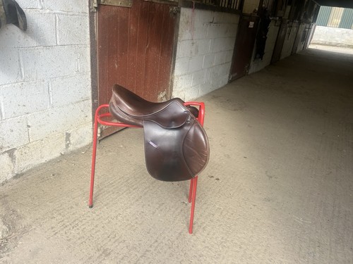 John whitaker jump saddle - whitaker, 17"