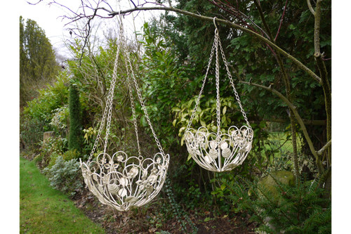 Set cream hanging baskets - of,