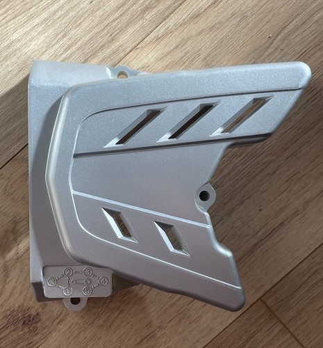 Sprocket cover left engine - sprocket,