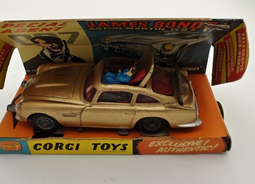Corgi 261 aston martin james - corgi,
