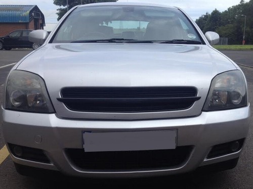 Badgeless euro style car grill