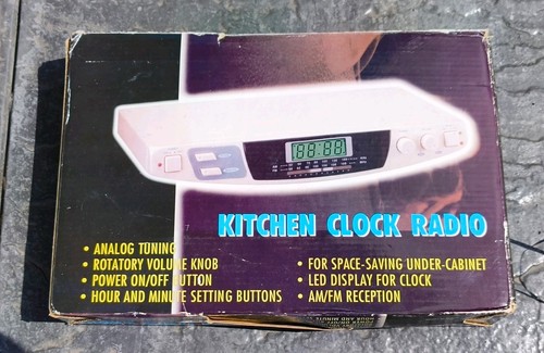 Kiitchen clock radio - kiitchen, under